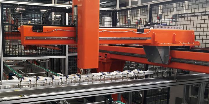 光伏組件制造設(shè)備-自動(dòng)擺串機(jī)